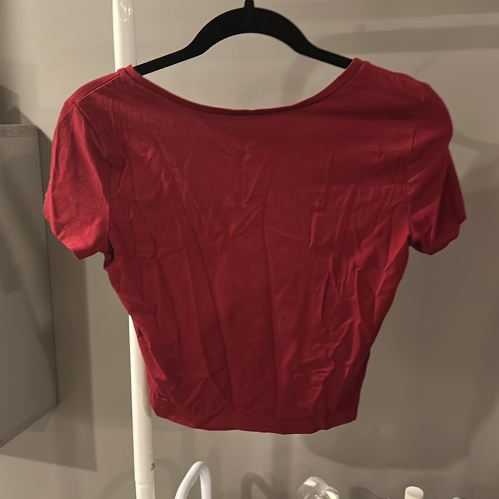WildFable Cropped Tee - Picture 2 of 3